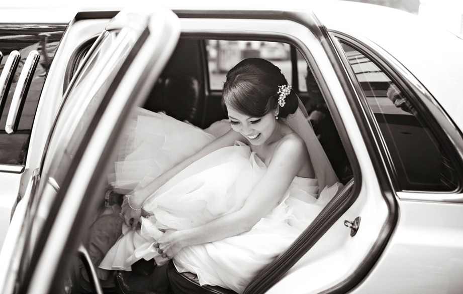 bride exits car, Marriott Brisbane Wedding Photographer