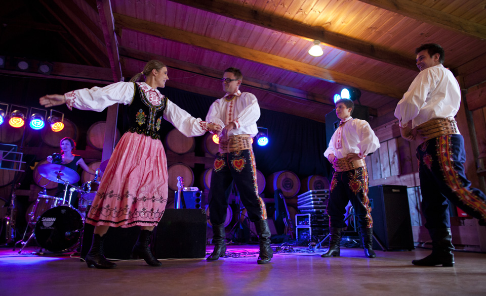 Polish Wedding Tradition, Hunter Valley Wedding by Brisbane Wedding Photographers, Kwintowski Photography